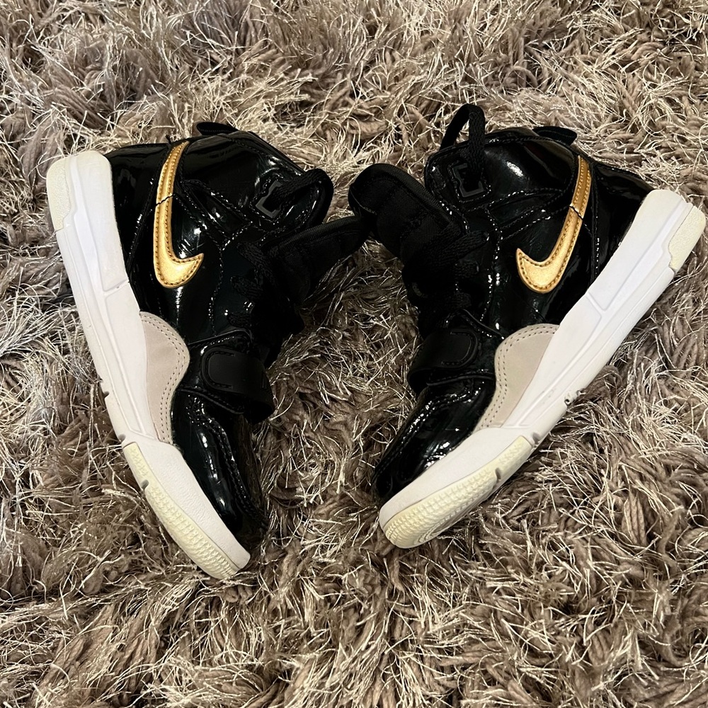 Jordan Legacy 312 (PS) size 11C black/gold and white in Excellent Condition